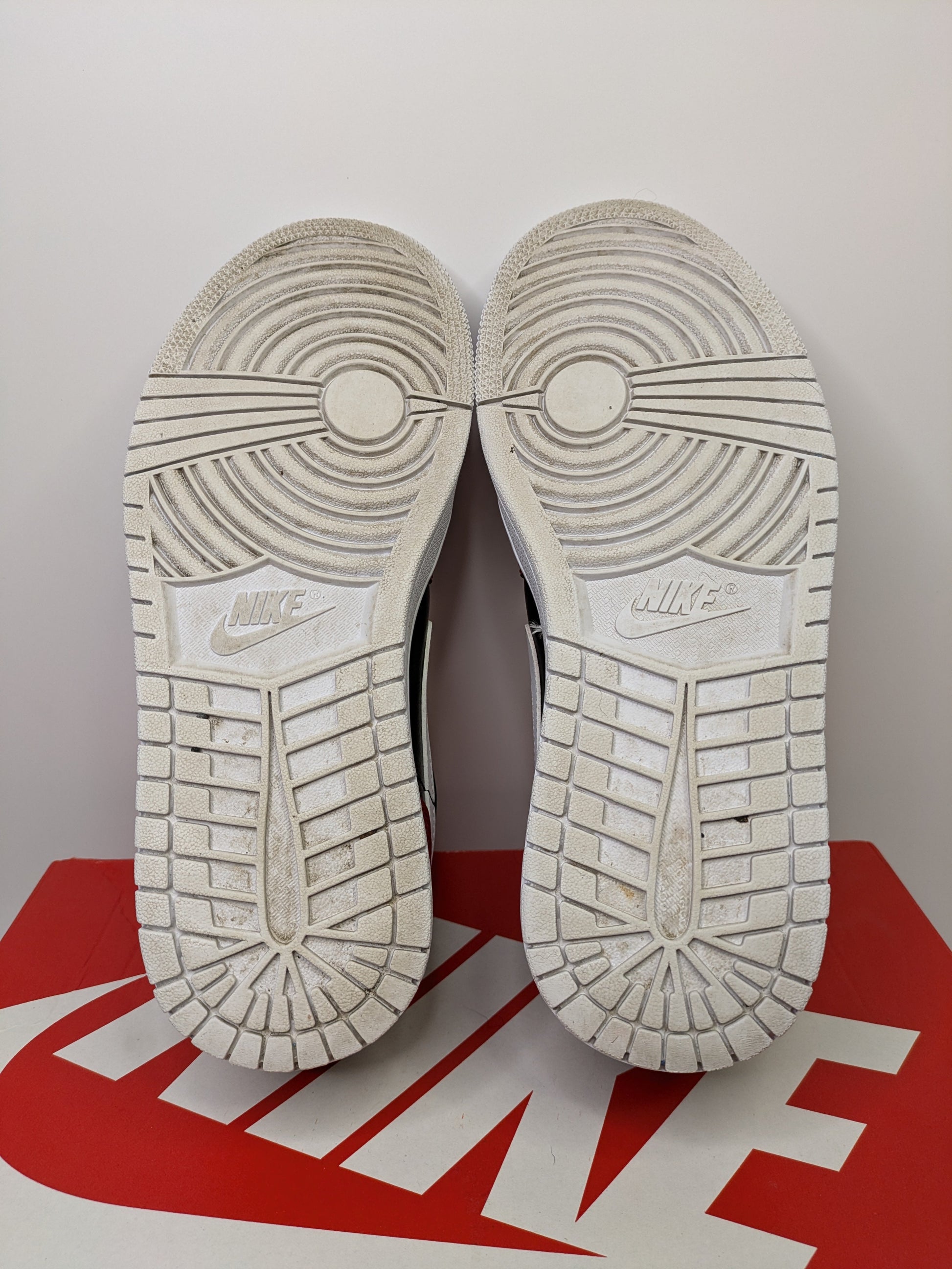 Nike Air Jordan 1 Low Size 6 Casual Station