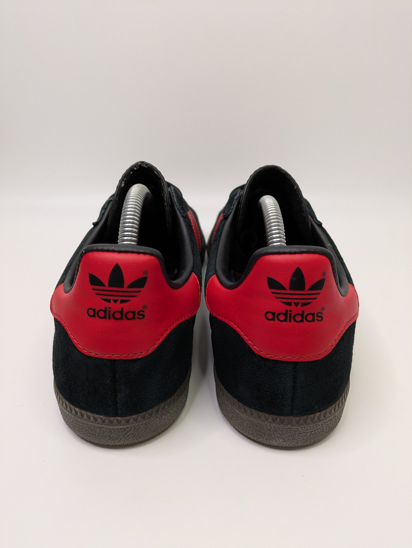 Adidas AS 240 Size 9 Casual Station