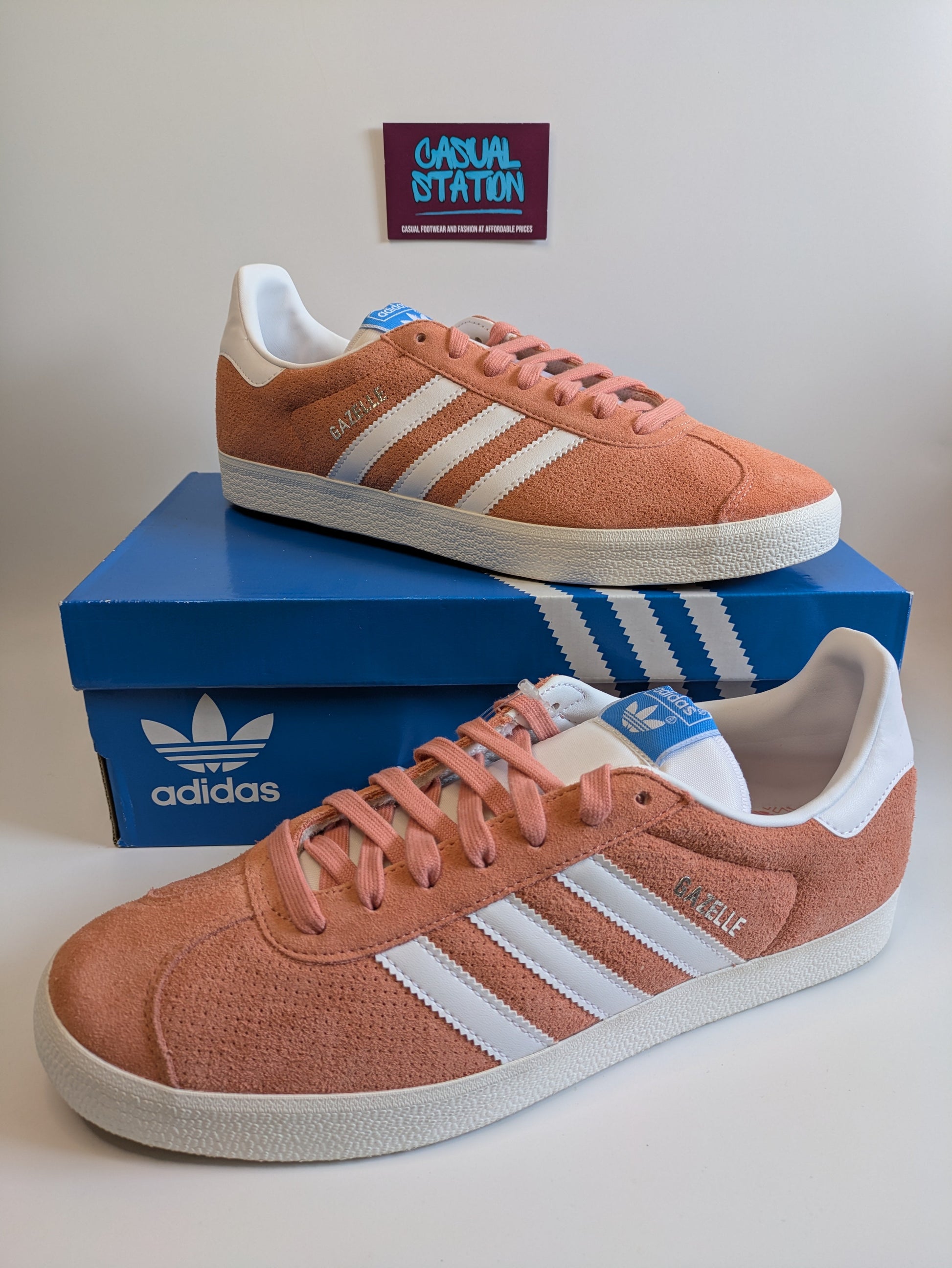 Adidas Gazelle Size 9.5 - NEW Casual Station
