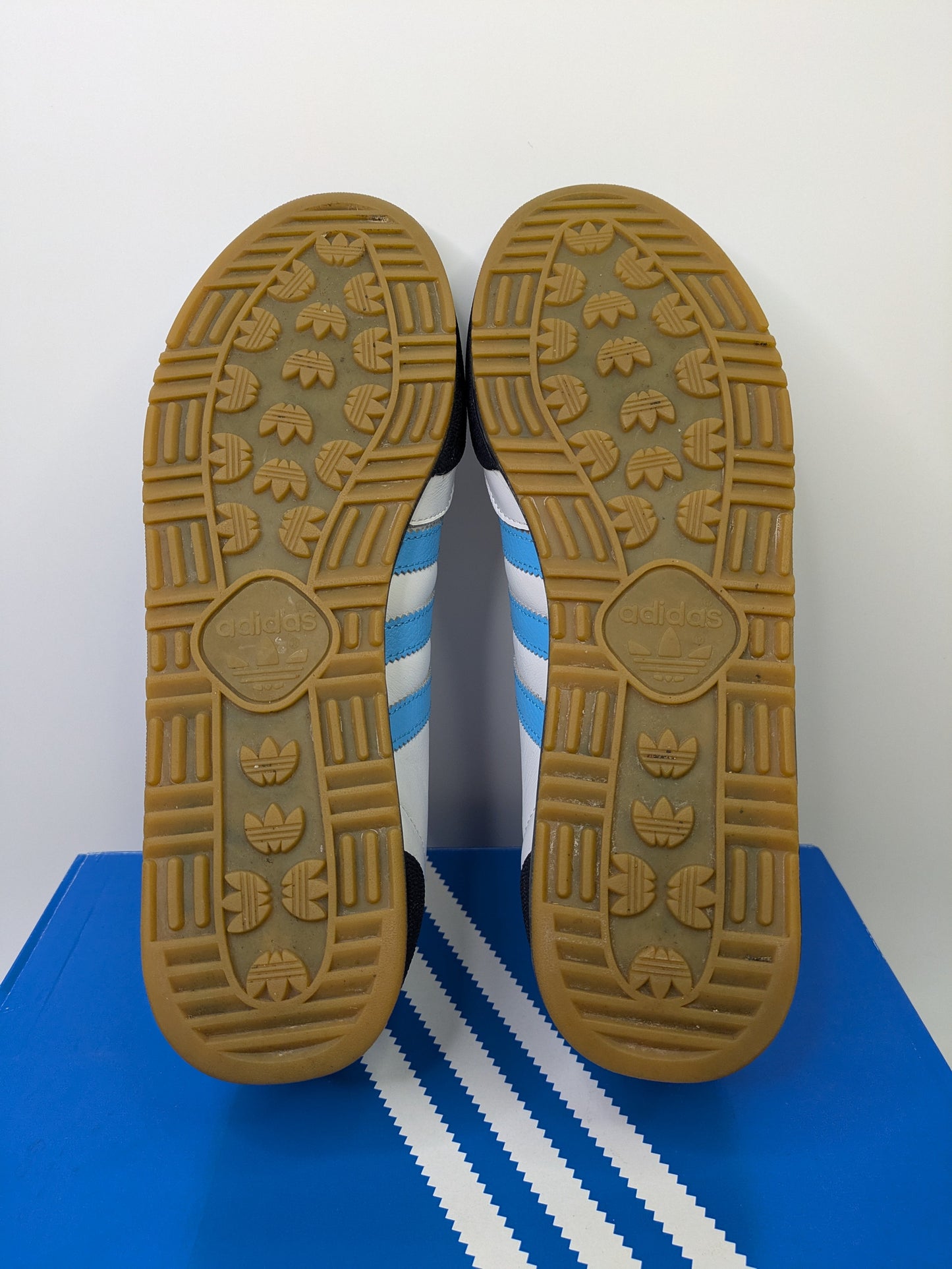 Adidas Jeans Size 8.5 Casual Station