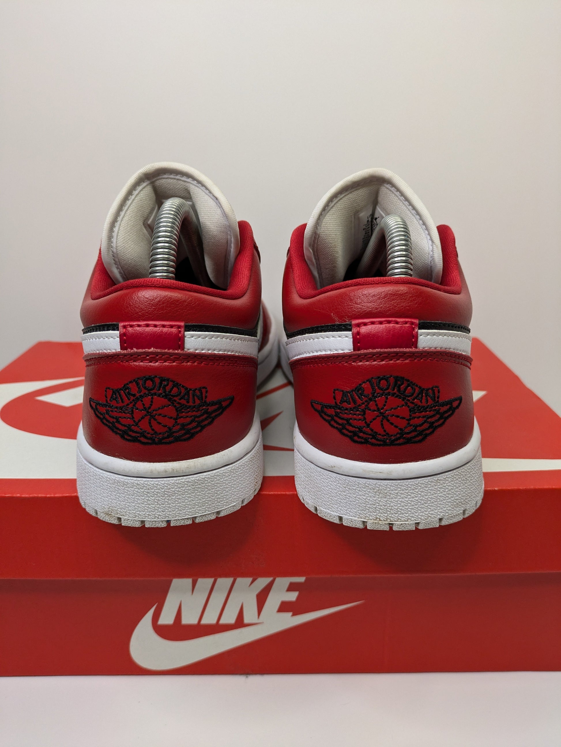 Nike Air Jordan 1 Low Size 6 Casual Station