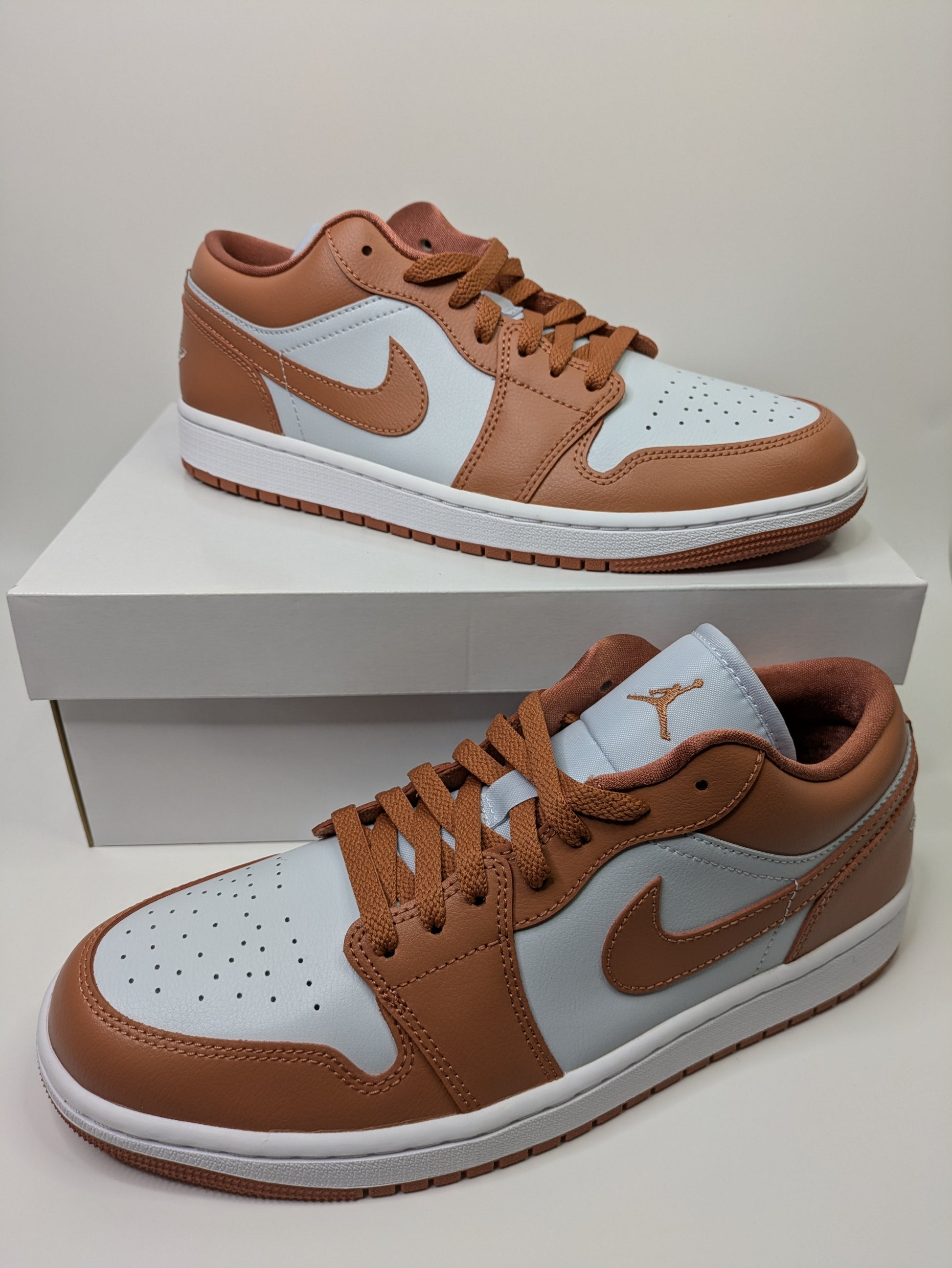 Nike Air Jordan 1 Low Size 8.5 Casual Station