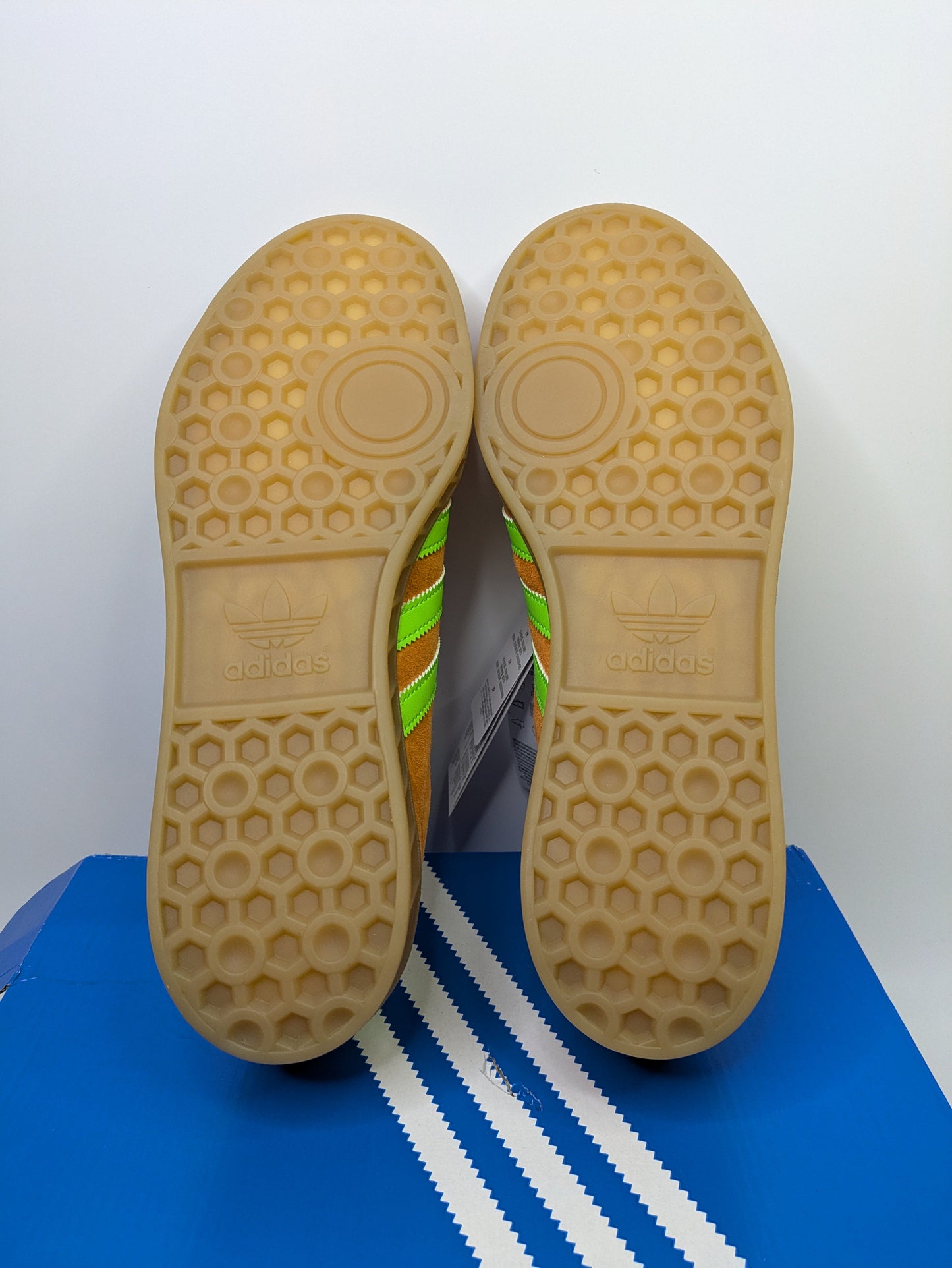 Adidas Hamburg Size 6 Casual Station