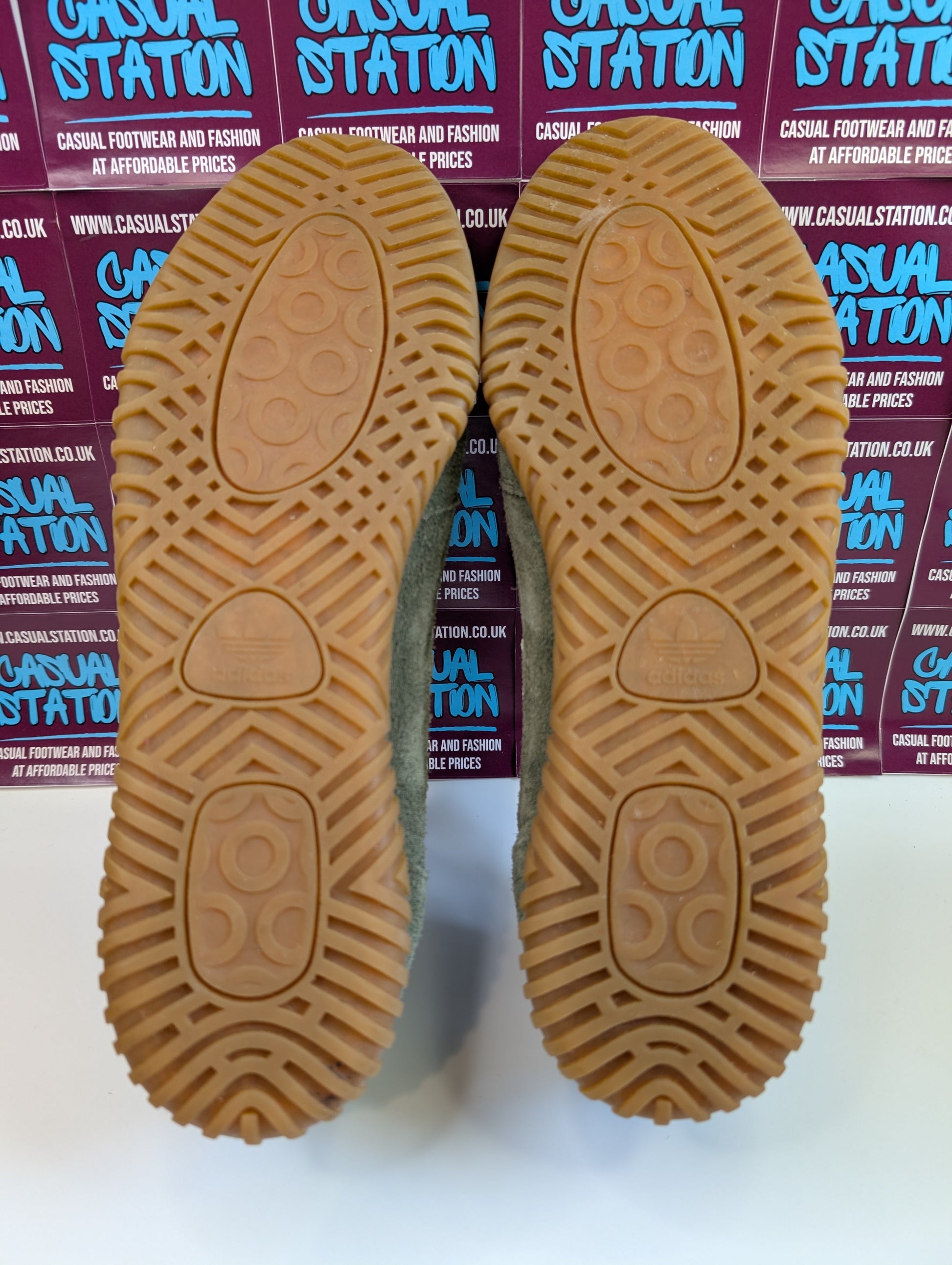 Adidas Indoor Super Size 10 Casual Station