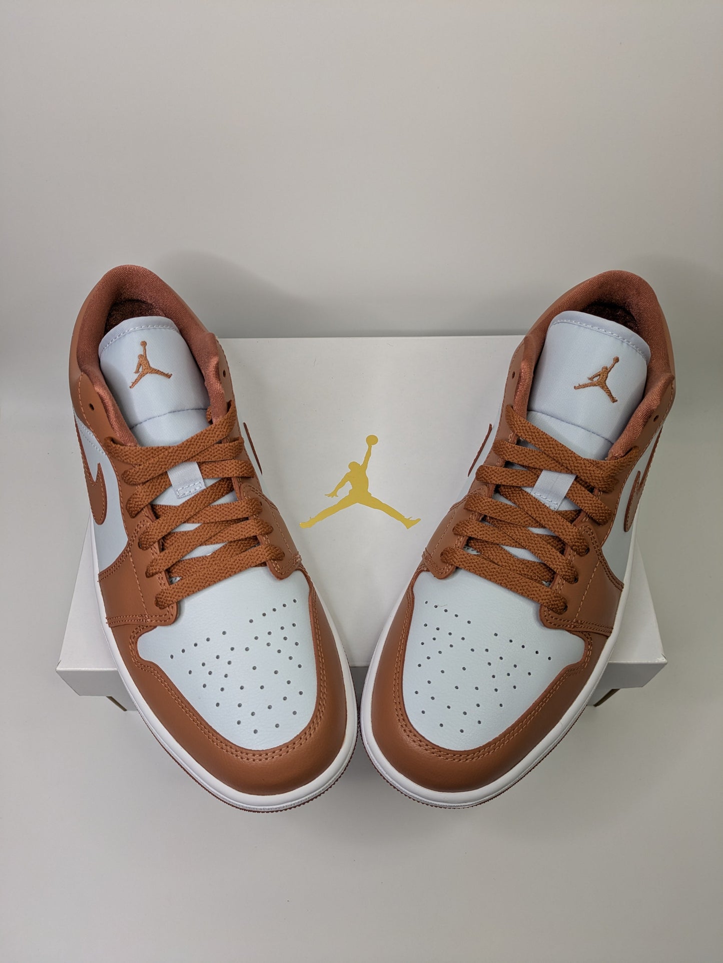 Nike Air Jordan 1 Low Size 8.5 Casual Station