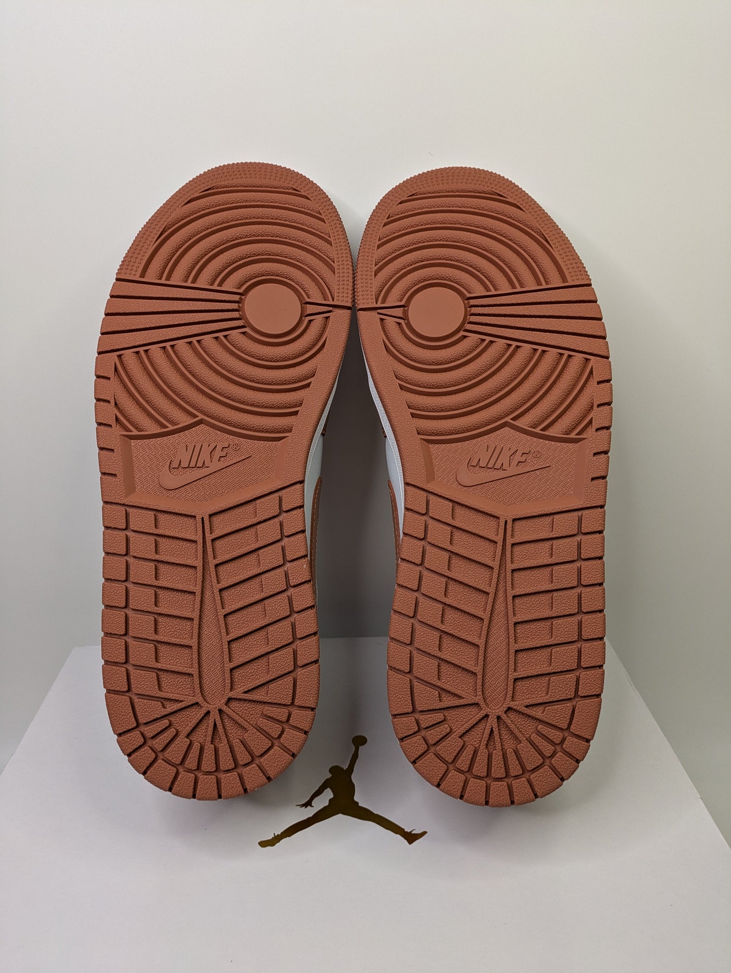 Nike Air Jordan 1 Low Size 8.5 Casual Station