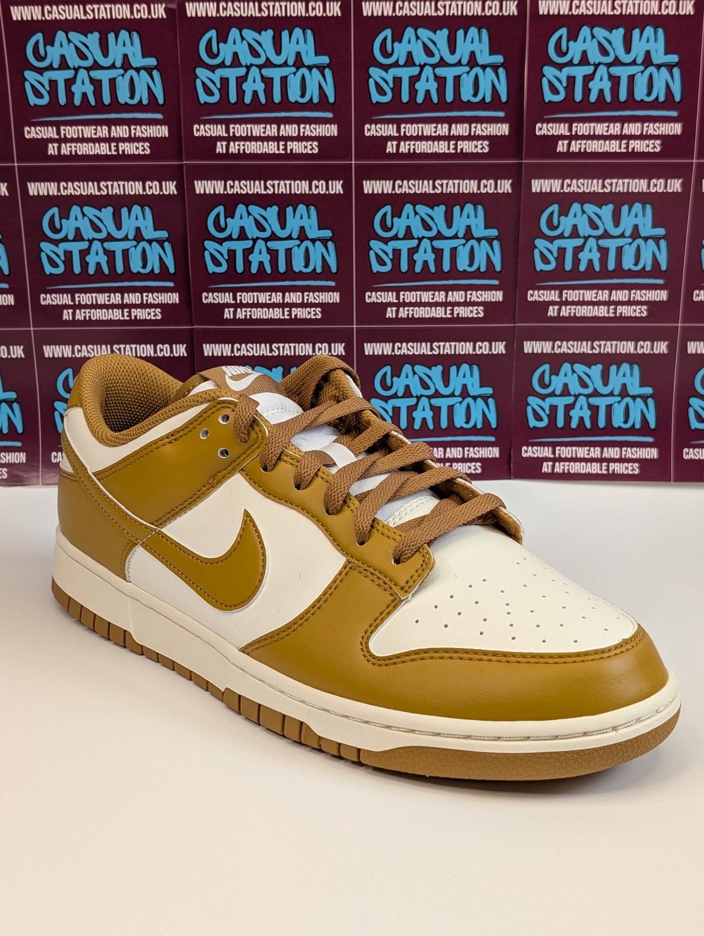 Nike Dunk Low Retro Size 10 - NEW Casual Station
