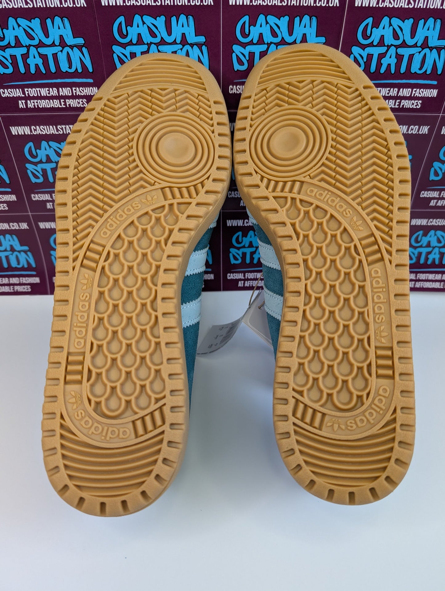 Adidas Bermuda Size 7 - NEW Casual Station