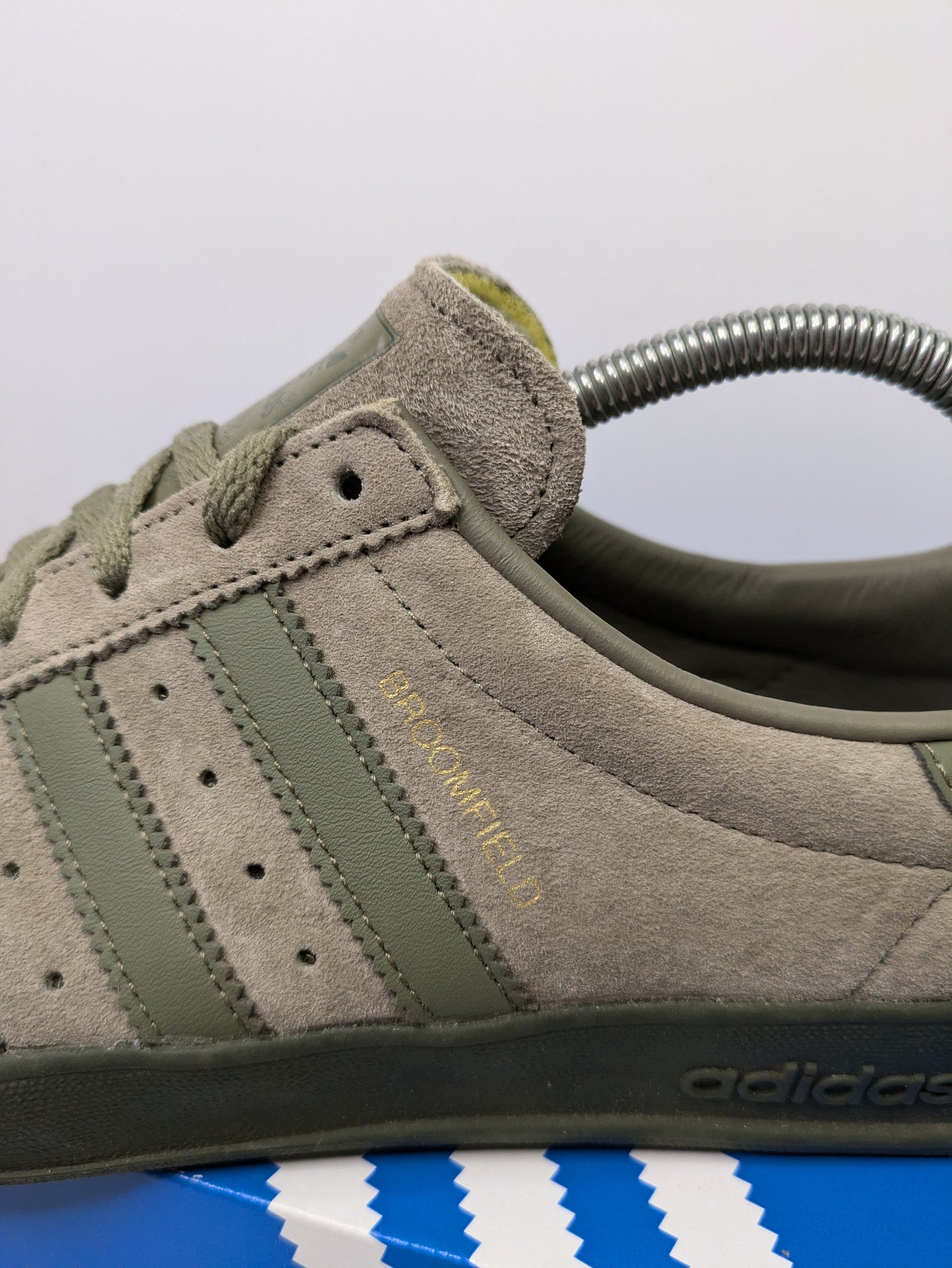 Adidas Broomfield Size 8 Casual Station