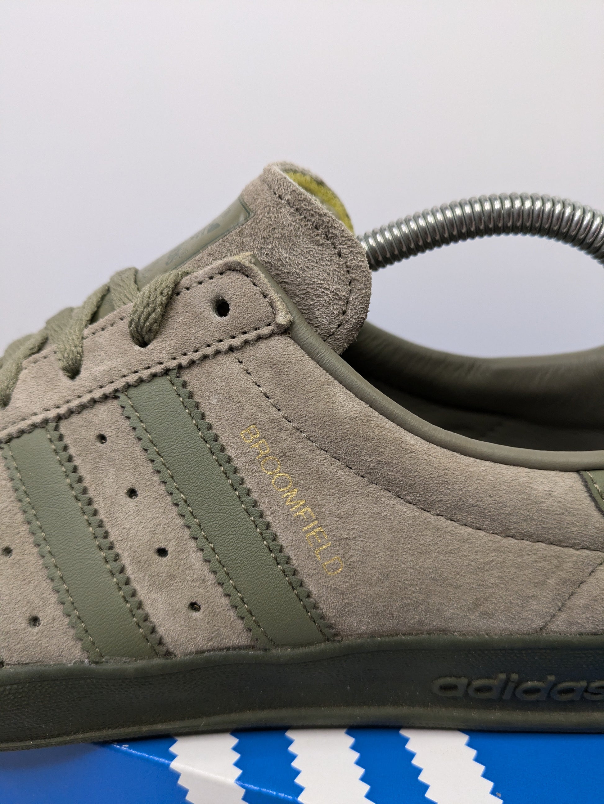 Adidas Broomfield Size 8 Casual Station