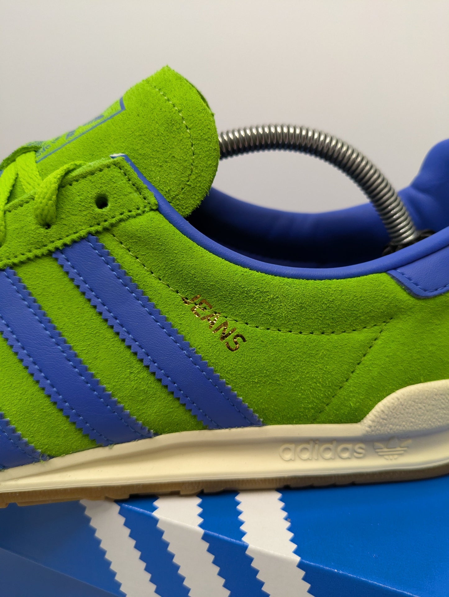 Adidas Jeans Size 9.5 Casual Station