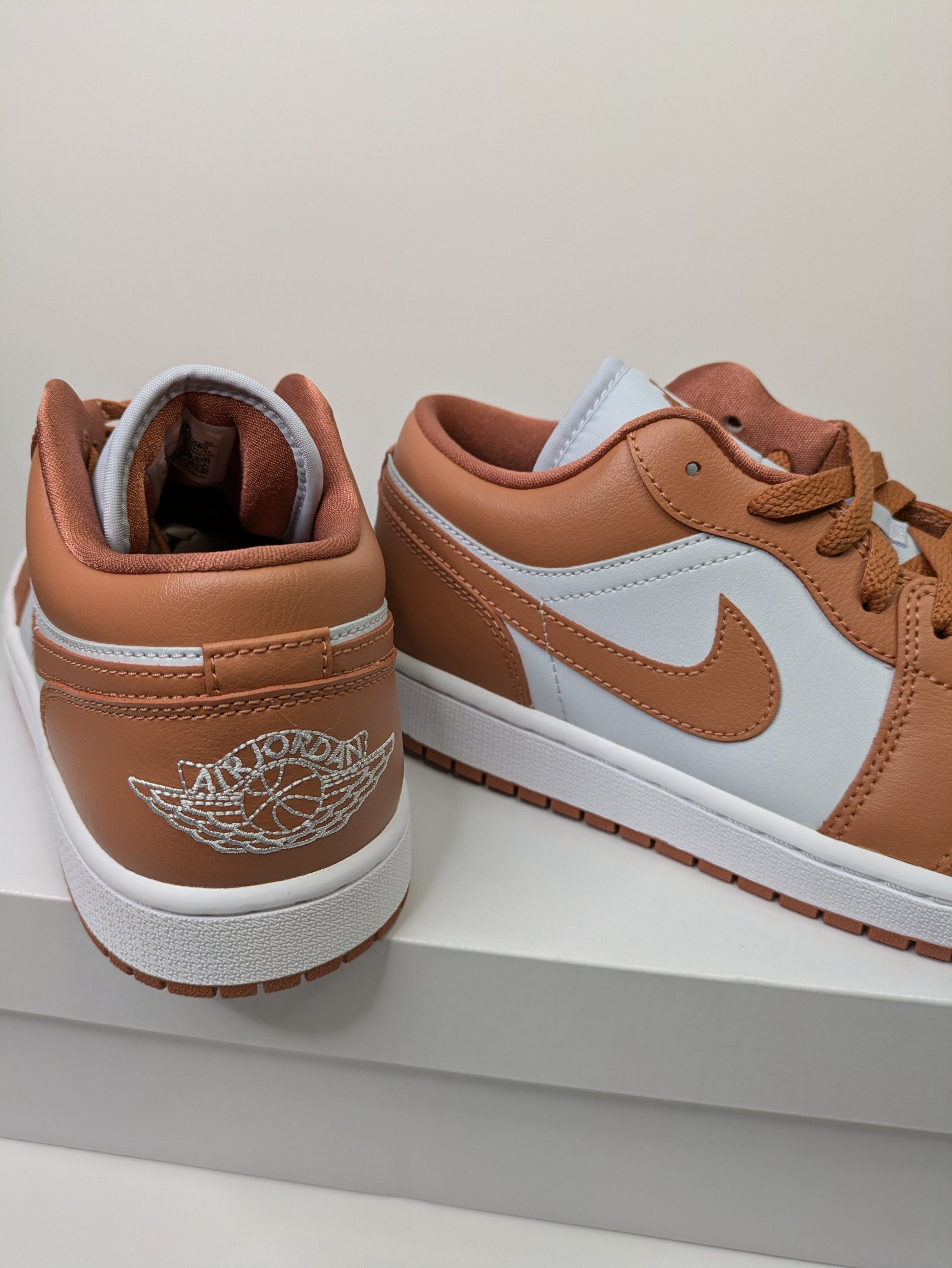 Nike Air Jordan 1 Low Size 8.5 Casual Station