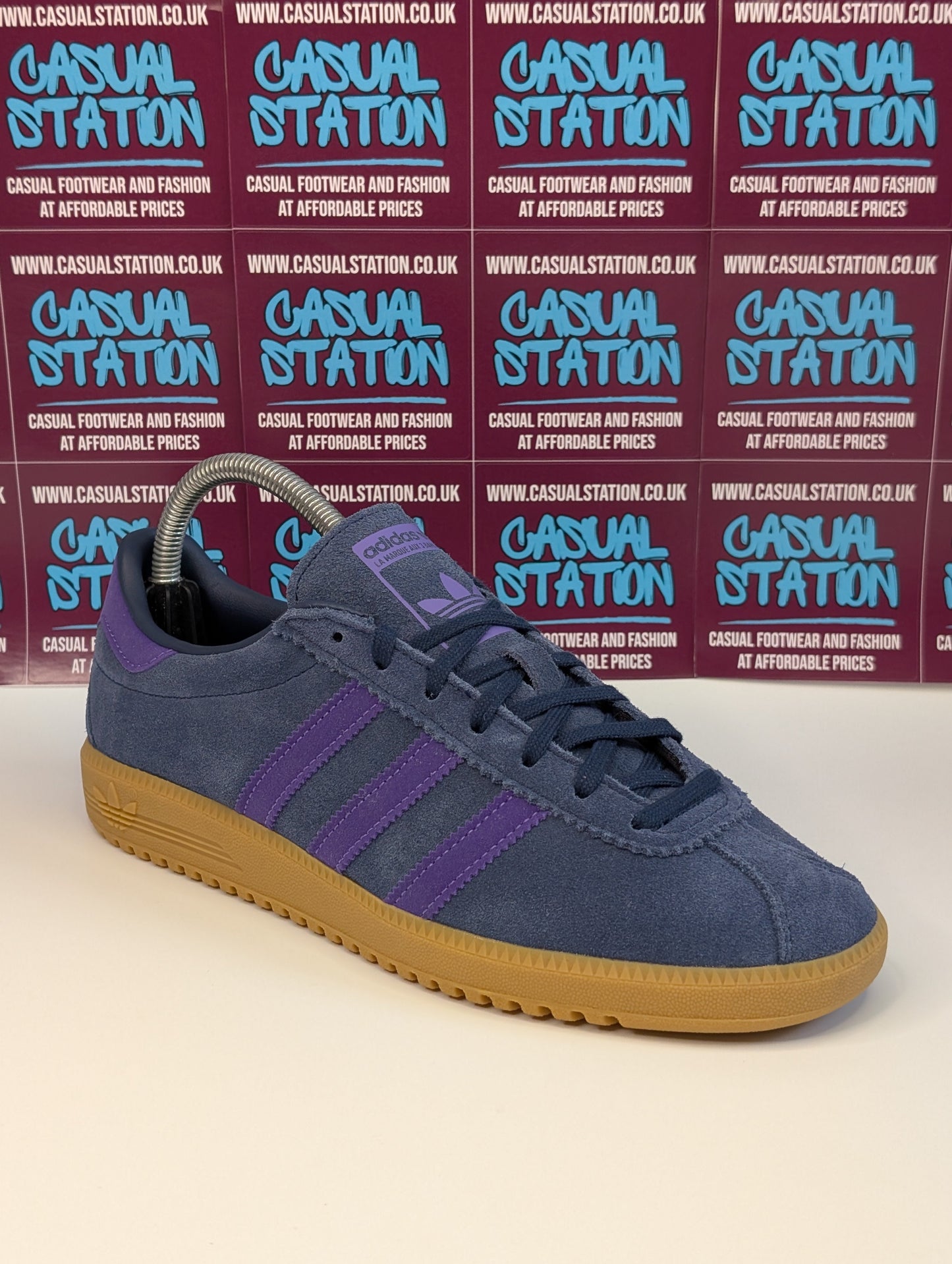 Adidas Bermuda Size 7 - NEW Casual Station