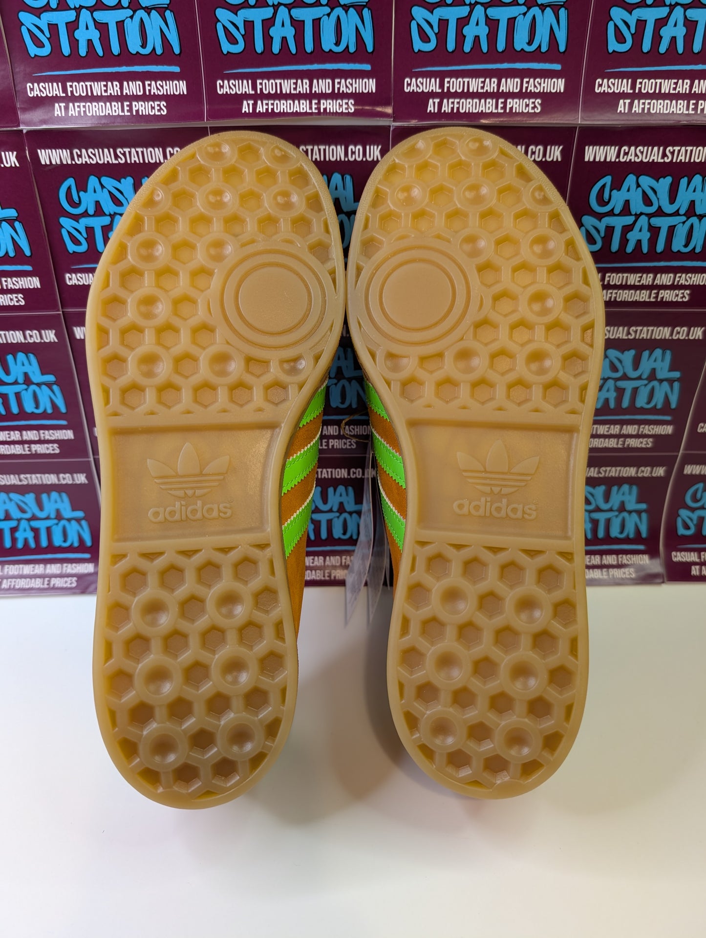 Adidas Hamburg Size 6 - NEW