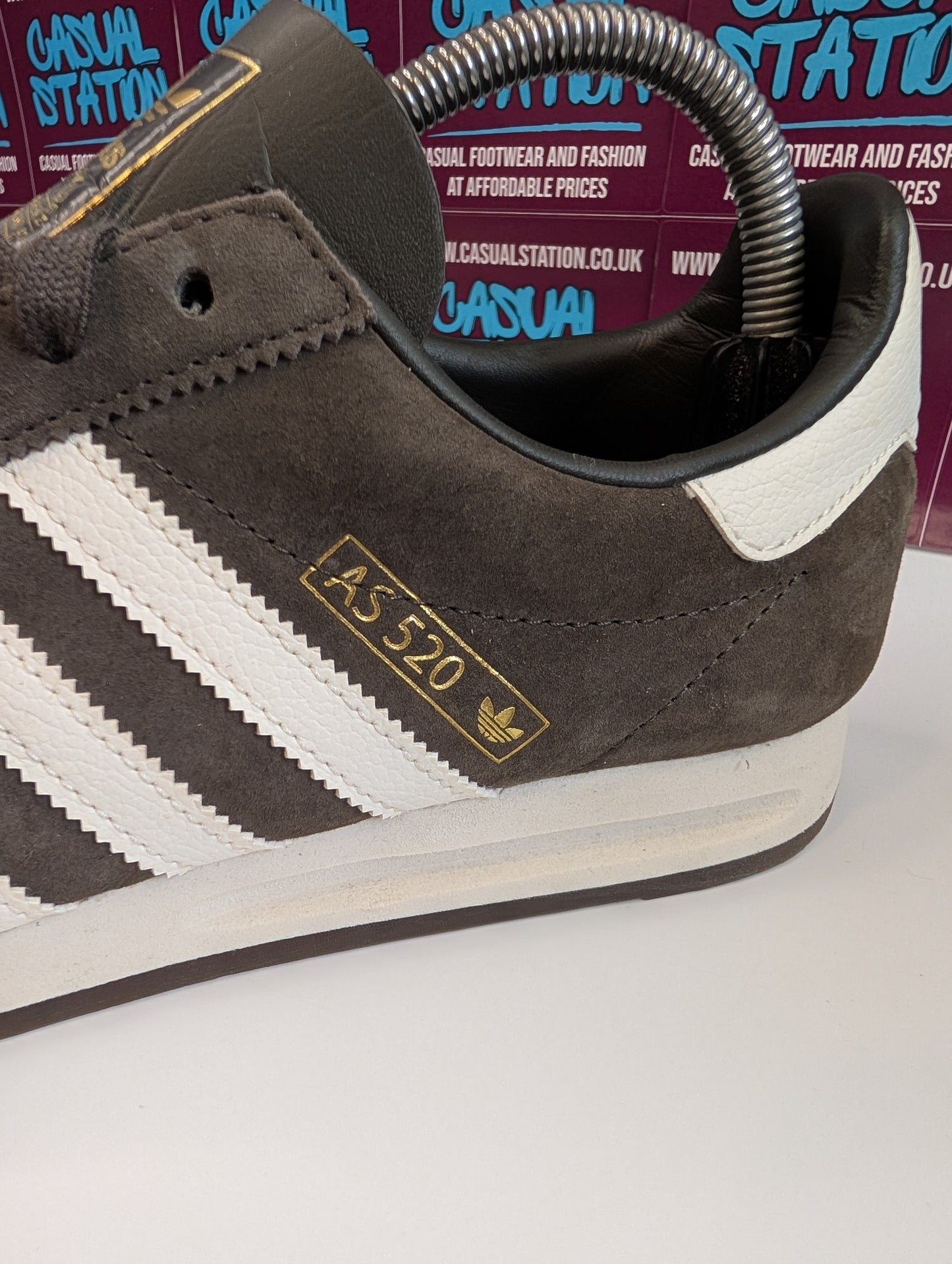 Adidas AS 520 Size 8 Casual Station