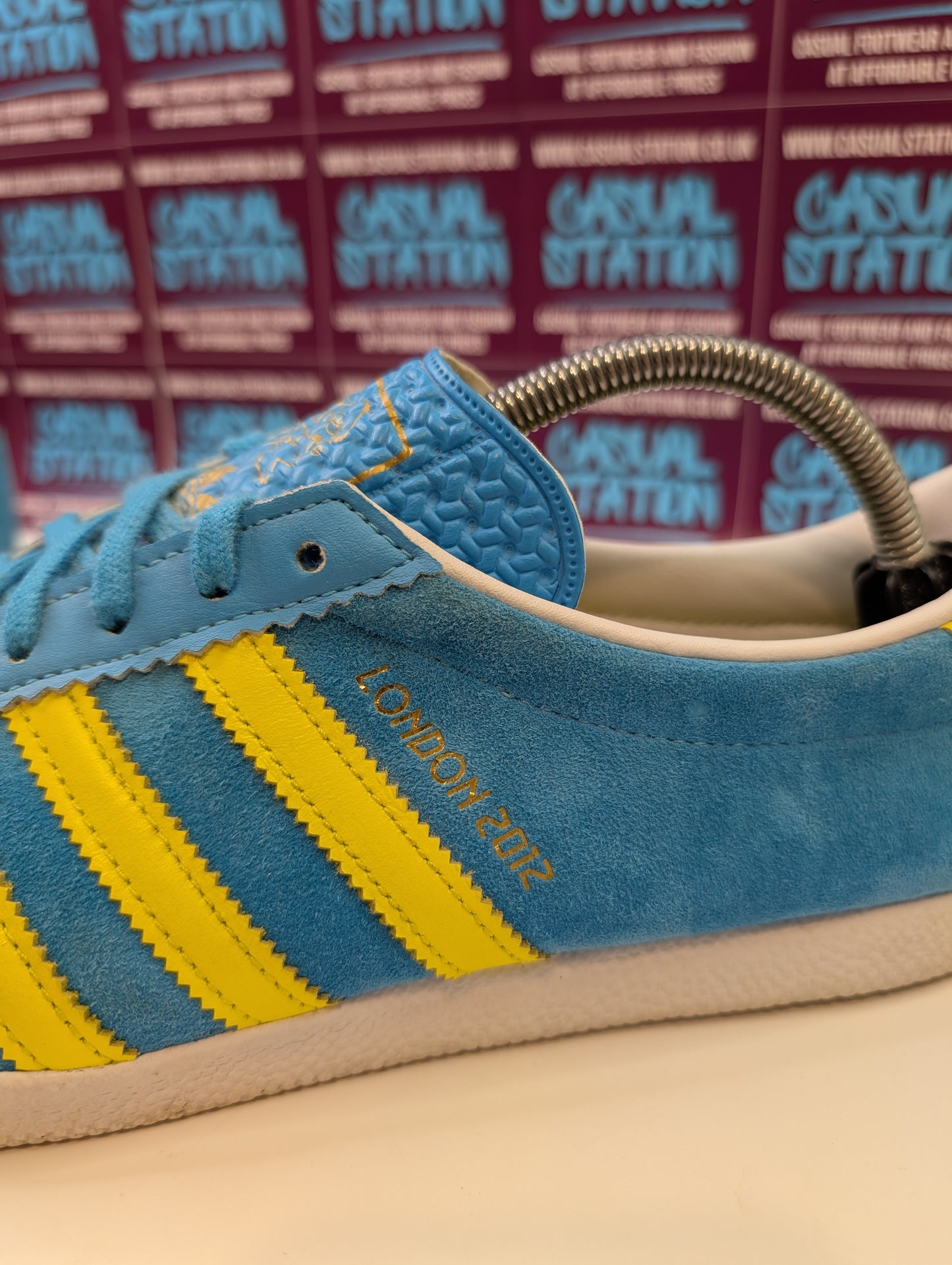 Adidas London 2012 Size 9