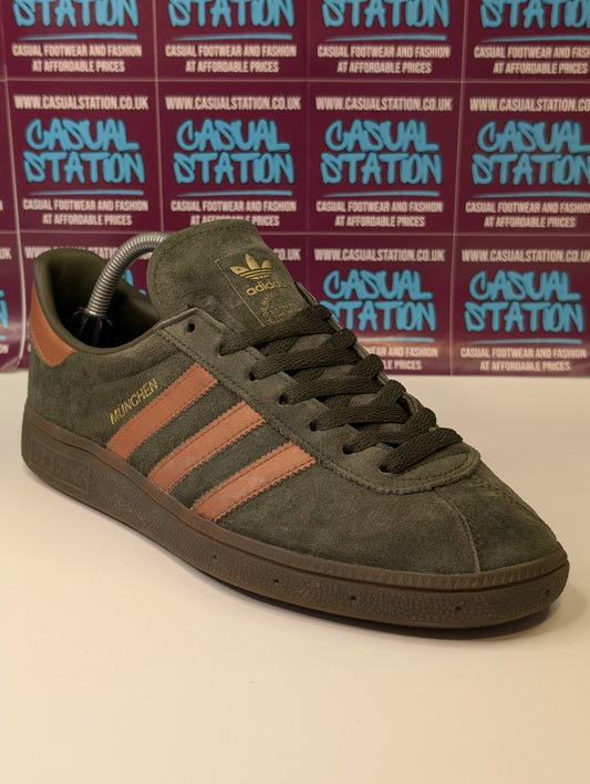 Adidas Munchen Trainers UK 8