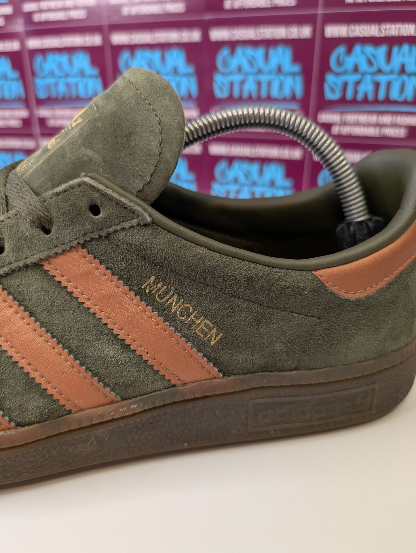 Adidas Munchen Trainers UK 8