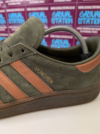 Adidas Munchen Trainers UK 8